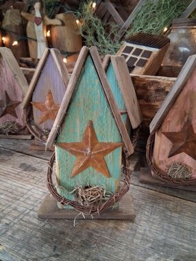 Primitive Birdhouse (white/black roof (teal)